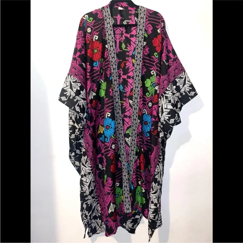 unique pattern robe - Picture 2 of 3